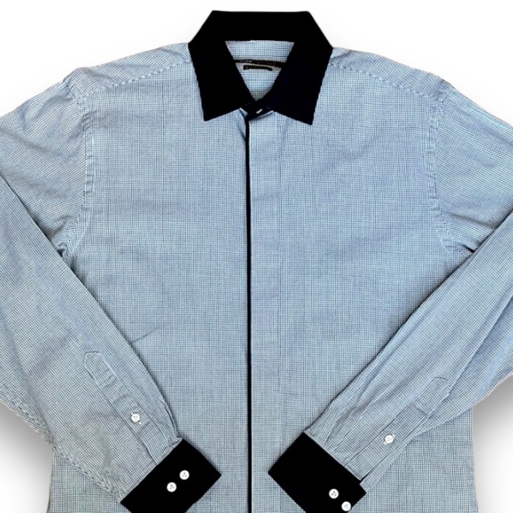 BCBG modern fit dress shirt black white micro pattern black collar cuffs Medium